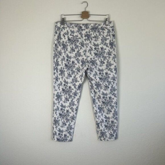 Mario Serrani Womens Pants Size 12 Blue White Floral Stretch Crop Ankle Slim Fit - Picture 3 of 12
